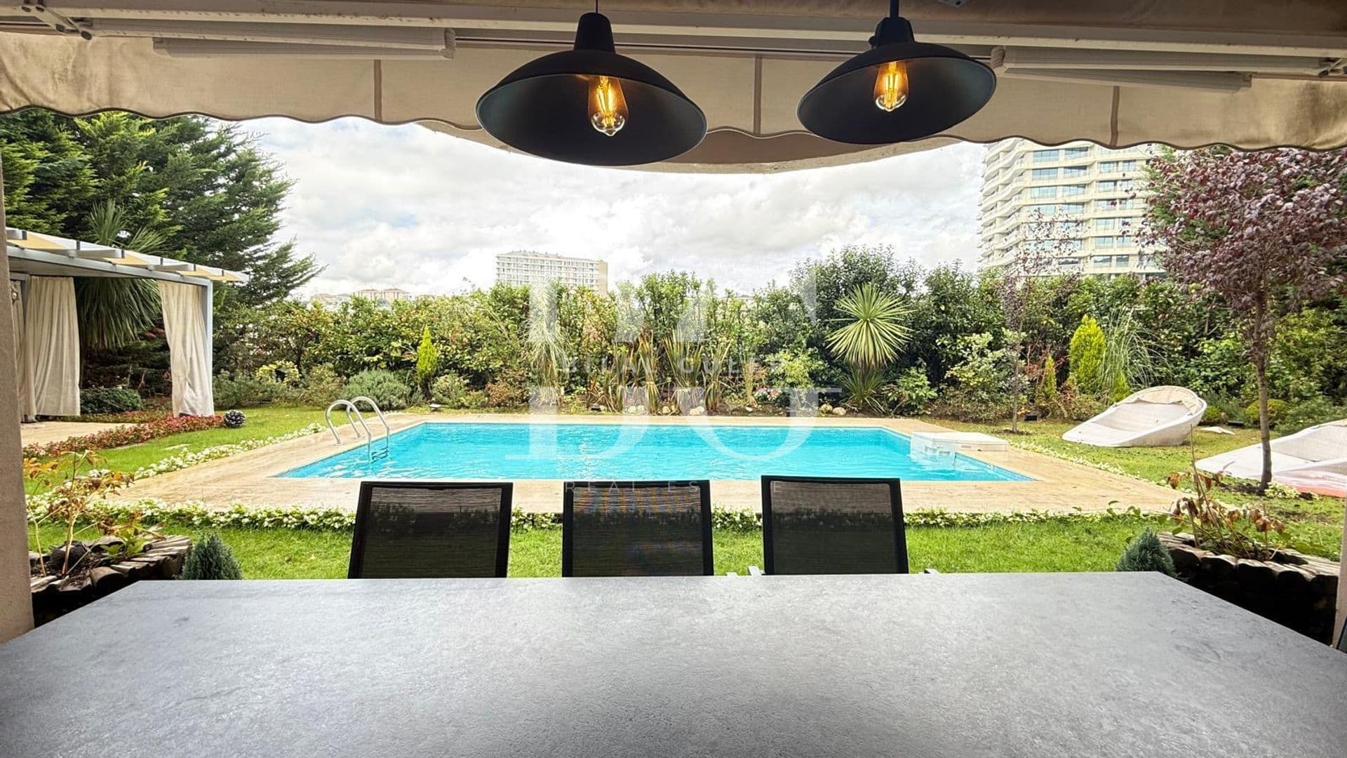 ACARKENT'TE SATILIK KONAKLAR MANZARALI HAVUZLU BAHÇE DUBLEKS 1