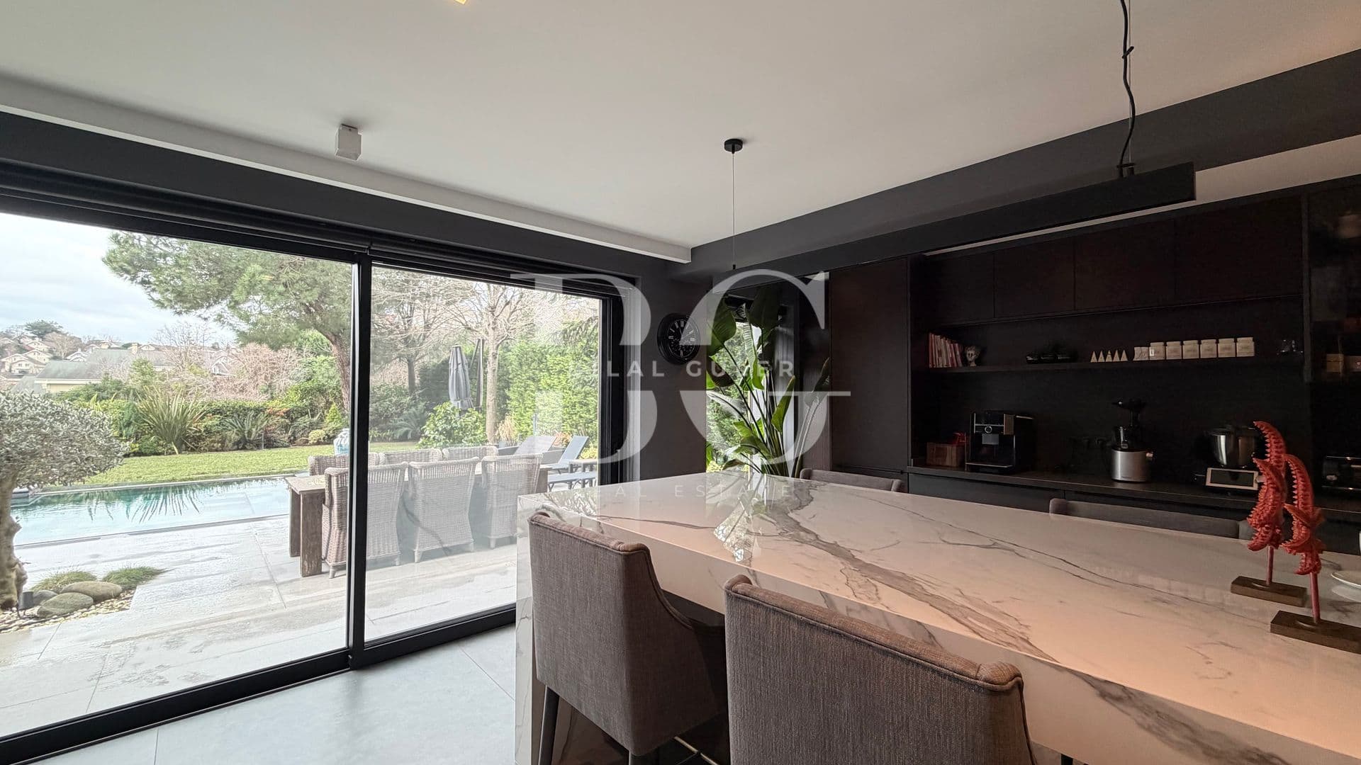 ACARKENT’TE ULTRA LÜKS MODERN TASARIMLI SATILIK VİLLA 11