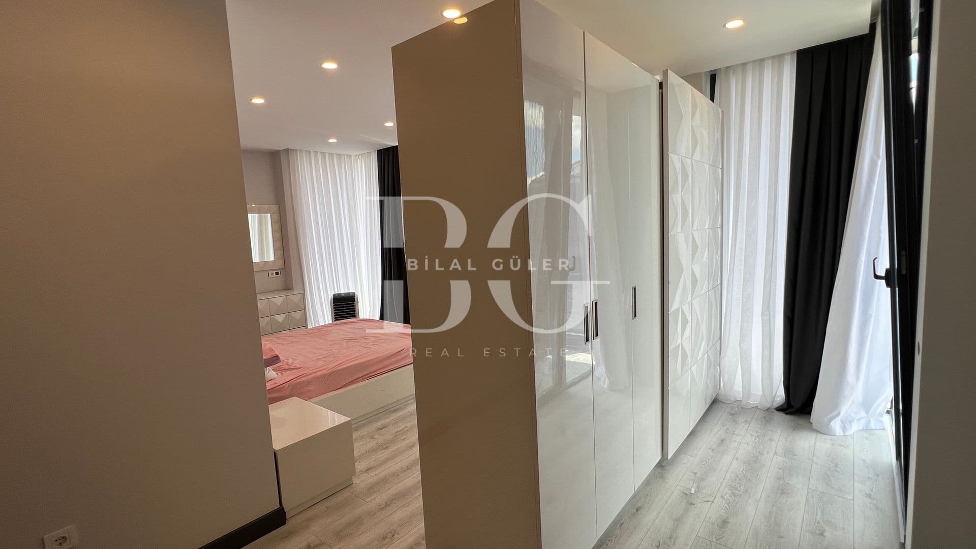 Çekmeköy Reşadiye'de Ultra Lüks Müstakil Havuzlu Kiralık Villa 22