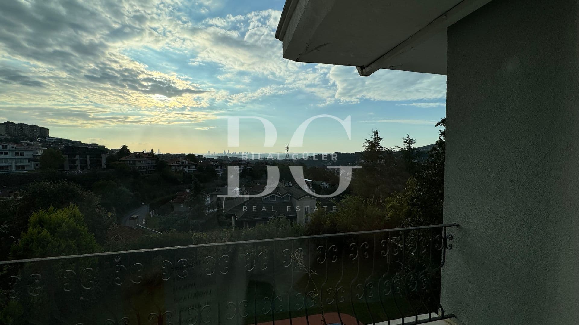 ACARKENT'TE ÖNÜ AÇIK HAVUZLU SATILIK VİLLA.. 24