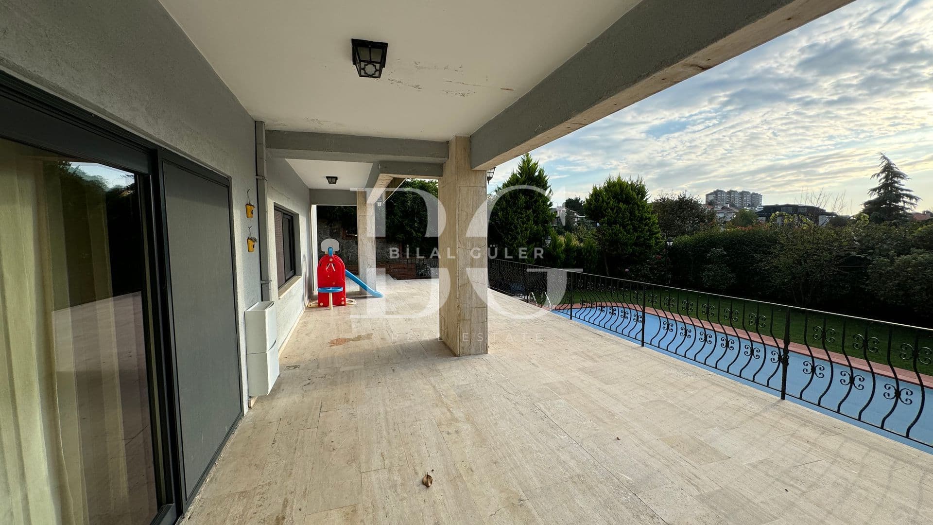 ACARKENT'TE ÖNÜ AÇIK HAVUZLU SATILIK VİLLA.. 9