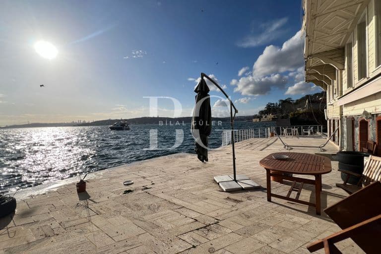 Beykoz Yalıköy’de Panoramik Boğaz Manzaralı | Özel Rıhtımlı 4+1 Dubleks Yalı Dairesi