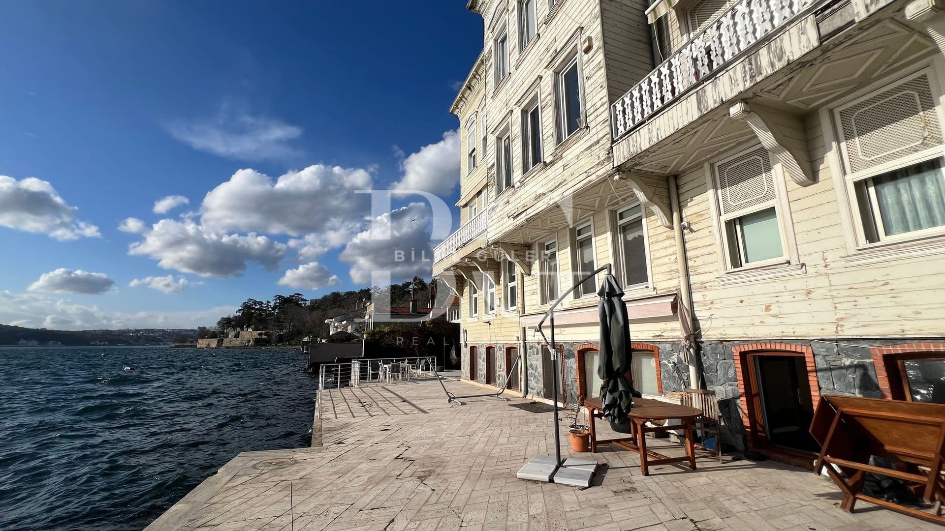 Beykoz Yalıköy’de Panoramik Boğaz Manzaralı | Özel Rıhtımlı 4+1 Dubleks Yalı Dairesi 8