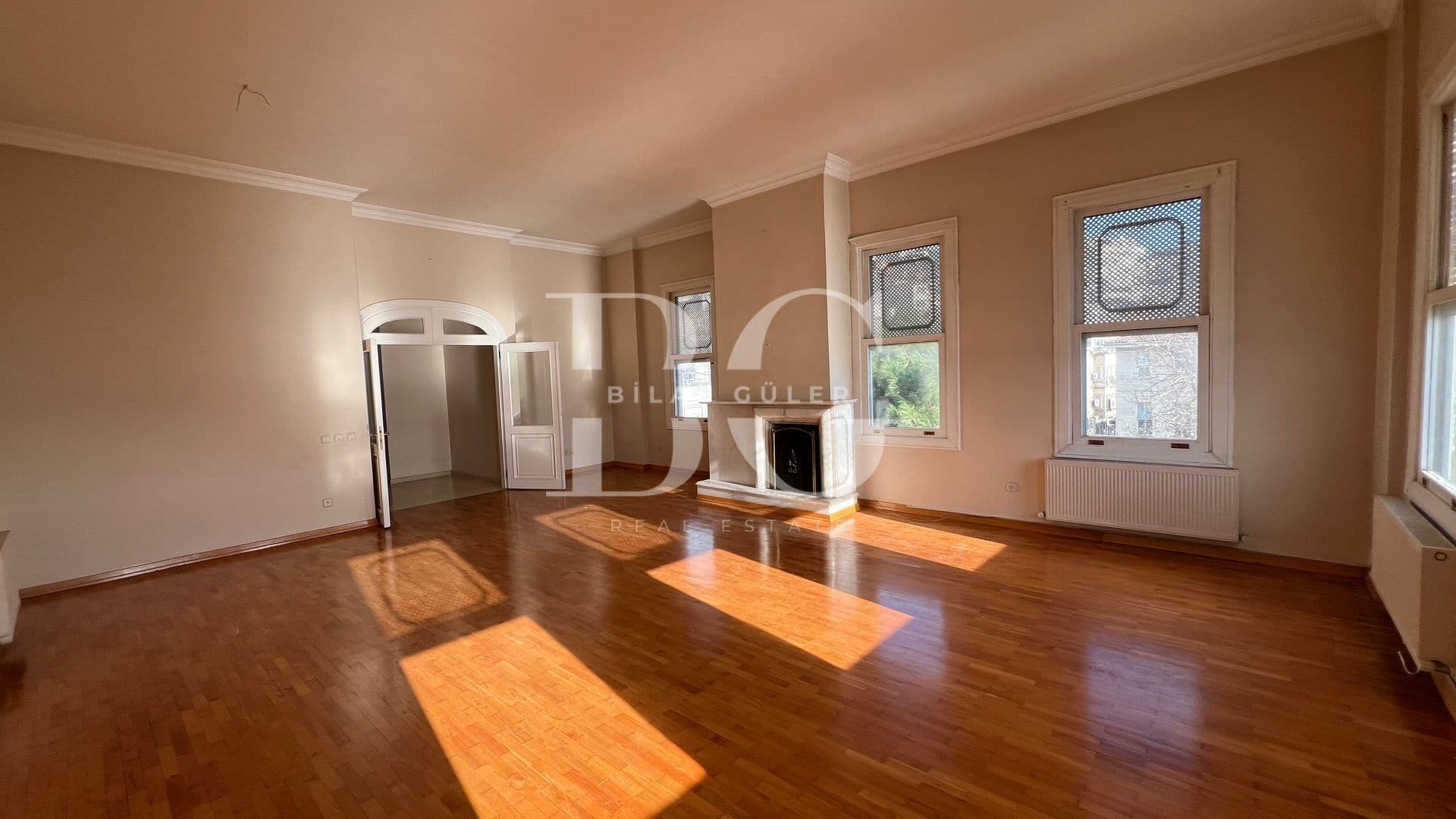 Beykoz Yalıköy’de Panoramik Boğaz Manzaralı | Özel Rıhtımlı 4+1 Dubleks Yalı Dairesi 12