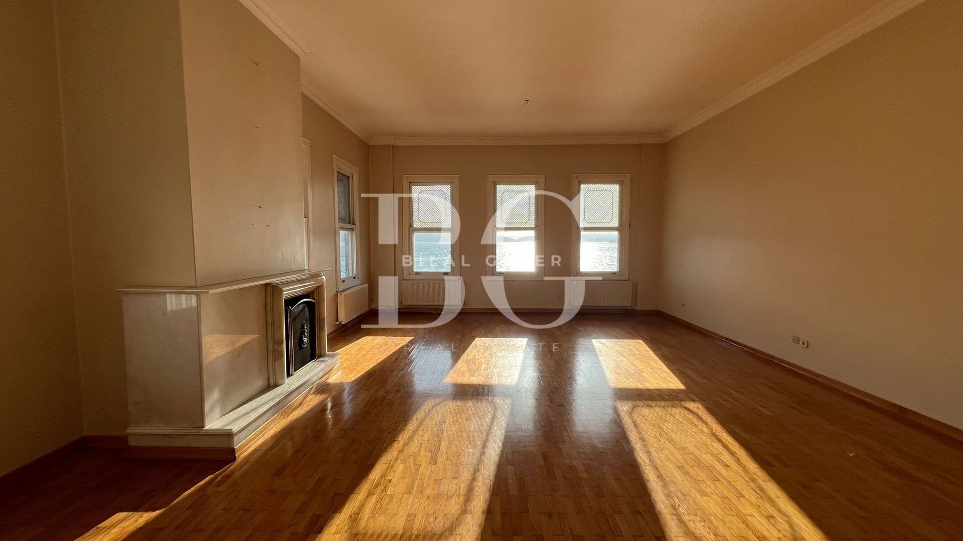 Beykoz Yalıköy’de Panoramik Boğaz Manzaralı | Özel Rıhtımlı 4+1 Dubleks Yalı Dairesi 13