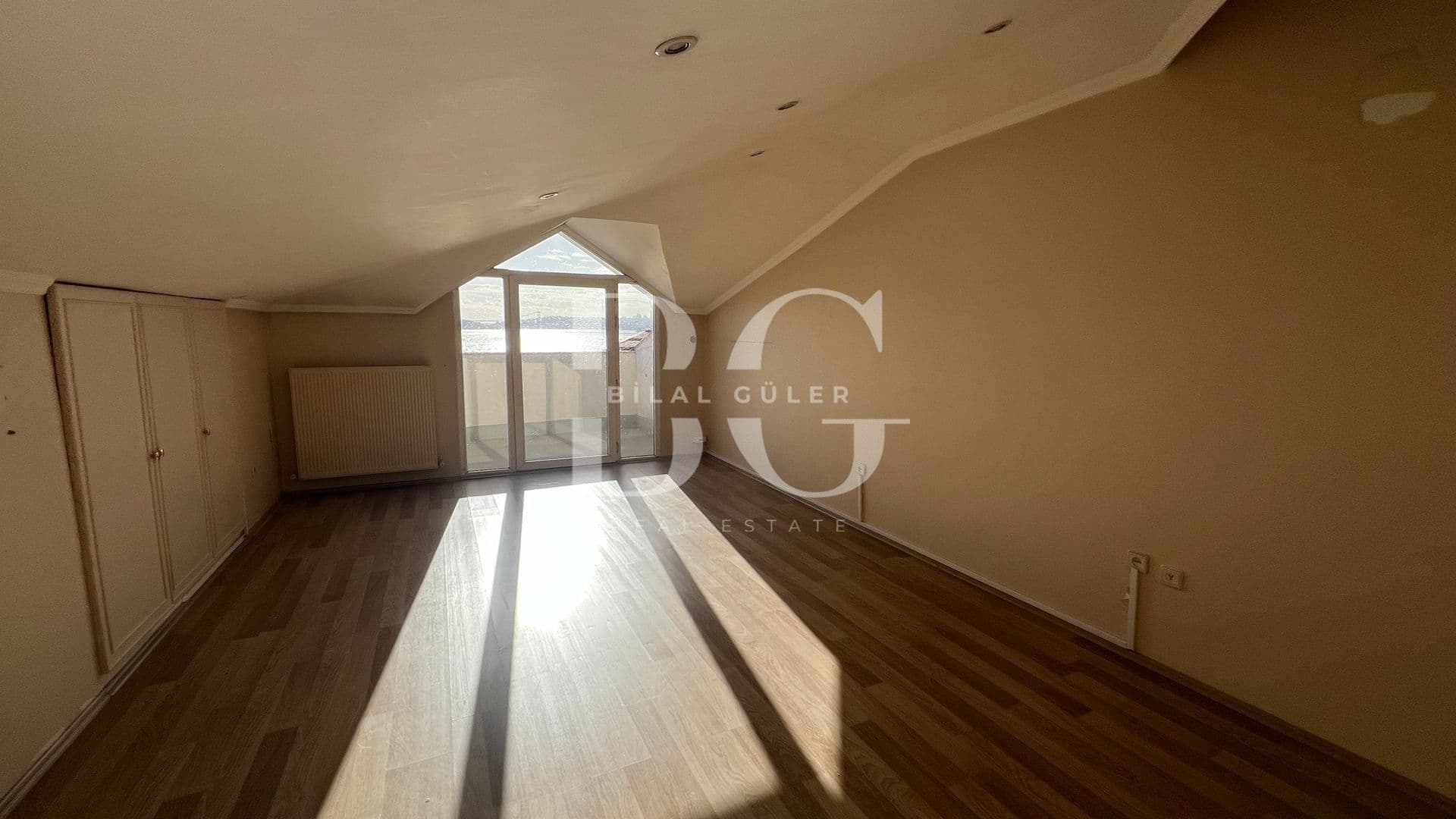 Beykoz Yalıköy’de Panoramik Boğaz Manzaralı | Özel Rıhtımlı 4+1 Dubleks Yalı Dairesi 17