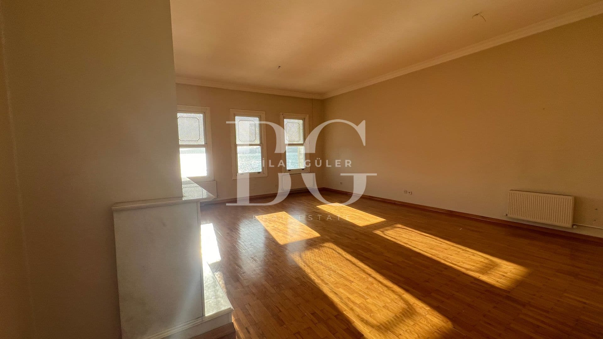 Beykoz Yalıköy’de Panoramik Boğaz Manzaralı | Özel Rıhtımlı 4+1 Dubleks Yalı Dairesi 11