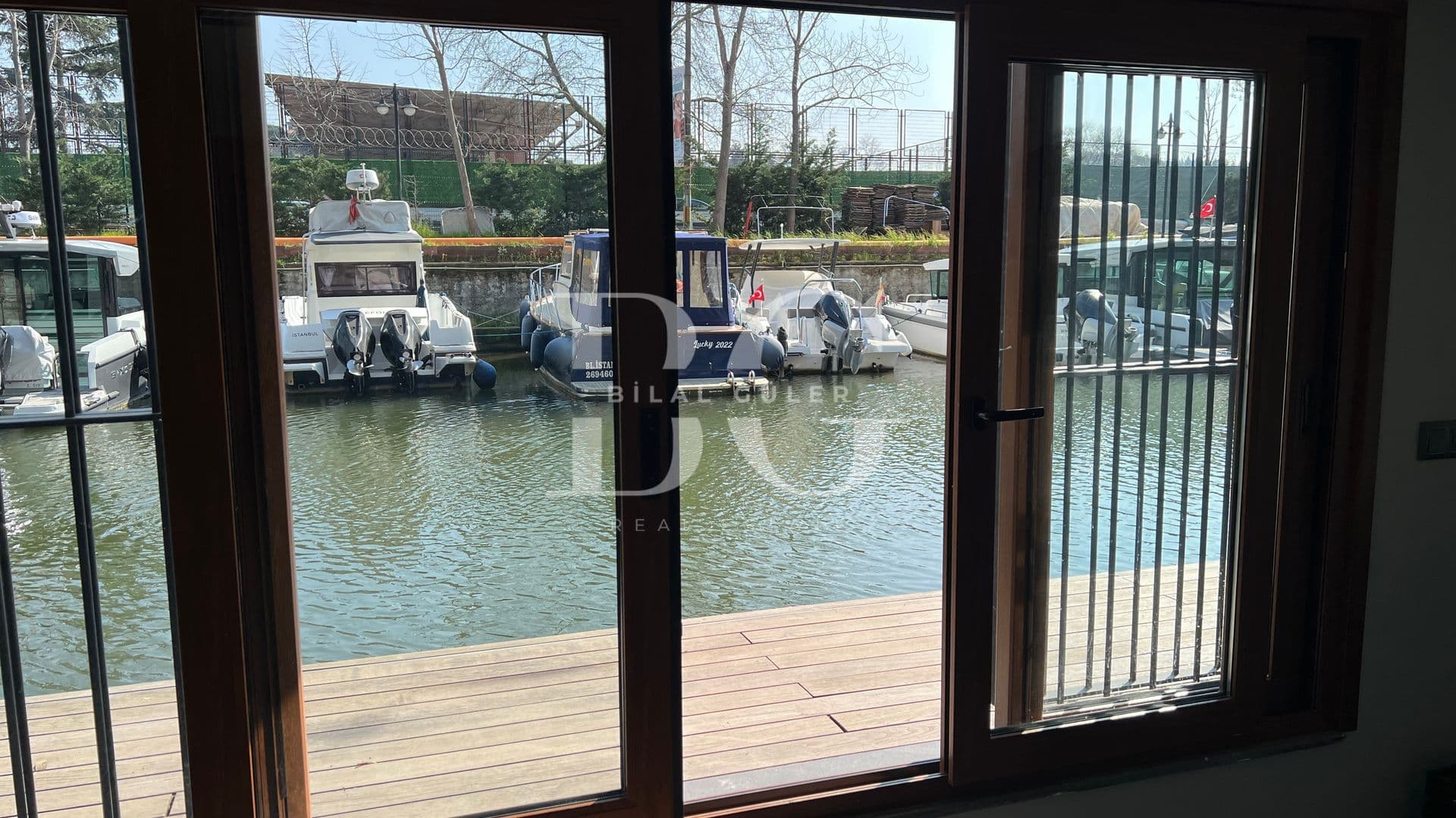 Beykoz Anadolu Hisarında Eşsiz Rıhtımlı Dere Yalısı 35