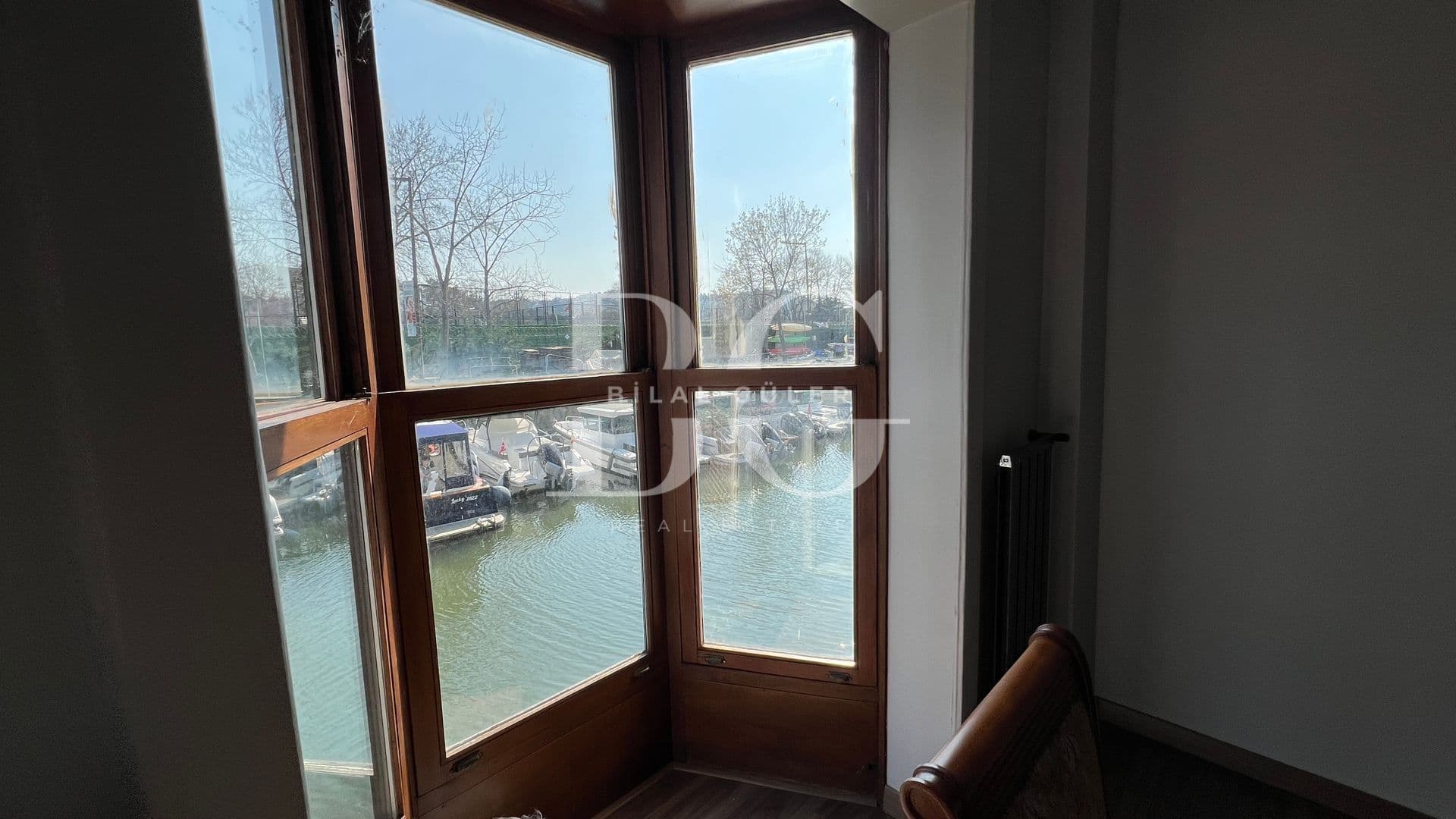 Beykoz Anadolu Hisarında Eşsiz Rıhtımlı Dere Yalısı 18