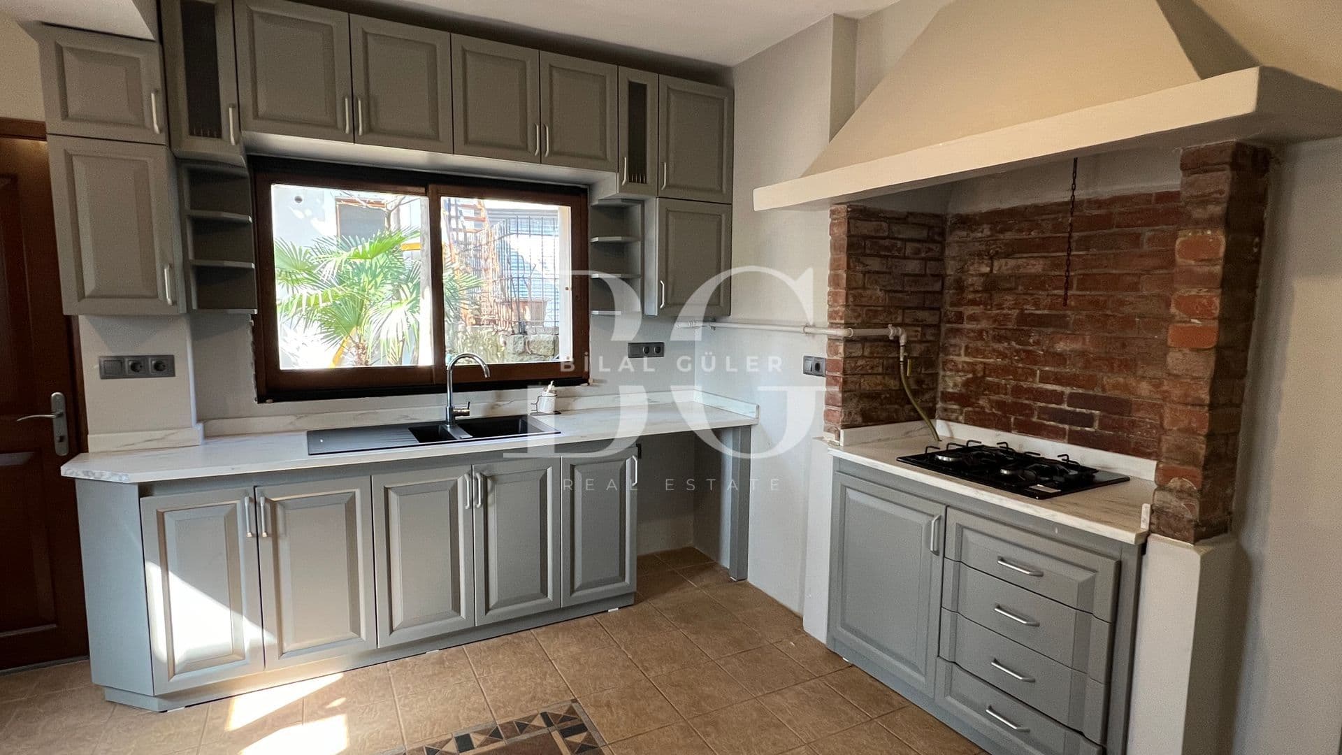 Beykoz Anadolu Hisarında Eşsiz Rıhtımlı Dere Yalısı 6